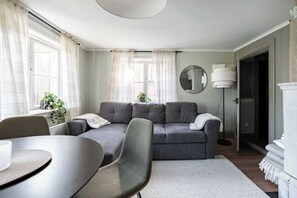 Living area - Characteristic house with a cozy private garden (Visby)
