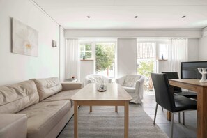 TV - Cozy apartment right next the the city wall (Visby)