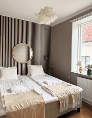 2 bedrooms, iron/ironing board, WiFi, bed sheets - Exclusive renovated apartment in heart of Visby (Visby)