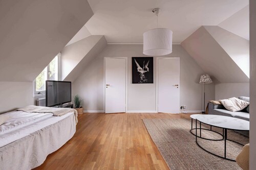 Charming top-floor apartment in middle of Visby