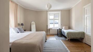 1 slaapkamer, een strijkplank/strijkijzer, wifi, beddengoed