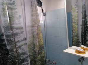 Studio (Studio Apartment with Terrace and Sea) | Bathroom | Towels - Apartments Filip & Miroslav (Gradac)