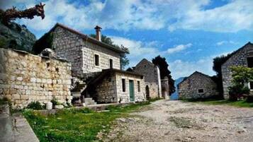 Studio (Studio Apartment with Terrace and Sea) | Aerial view