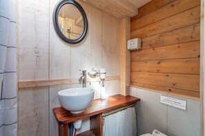 Douche, serviettes fournies