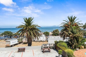 Apartment (2 Bedrooms) | Interior - Gordon's Village View (Cape Town)