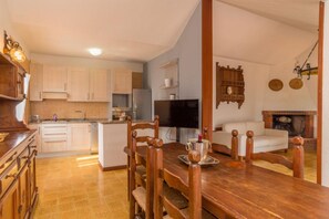 Interior - Villa Turchese is a detached villa selected by Hostpitality, designed to offer a comfortable and relaxing stay just steps from the crystal-clear sea of ​​Costa Rei, easily reached on foot in about 100 meters.The rooms, furnished in a seaside style wi (Costa rei)