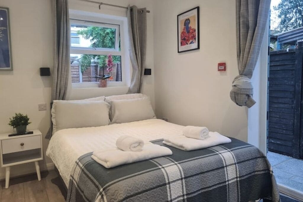 1 室のベッドルーム、アイロン / アイロン台、WiFi、ベッドシーツ