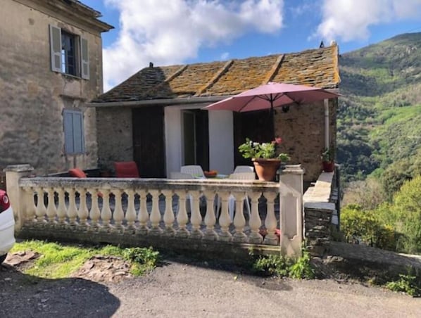 Exterior - Chez Aurele (Santa-Maria-di-Lota)