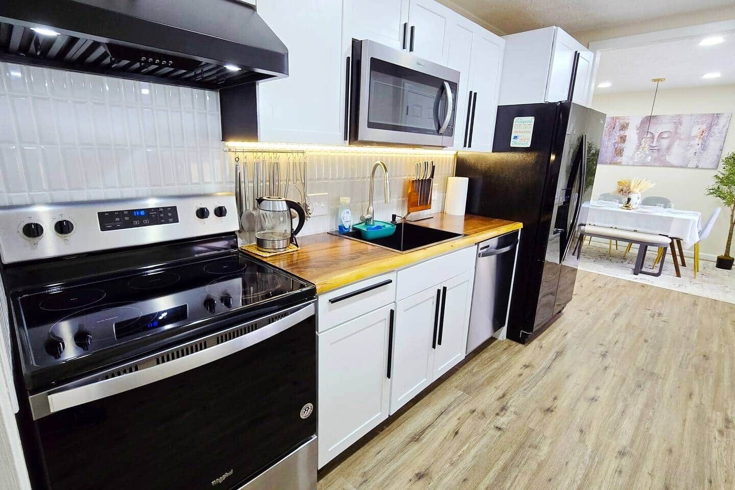 Fridge, microwave, stovetop, dishwasher