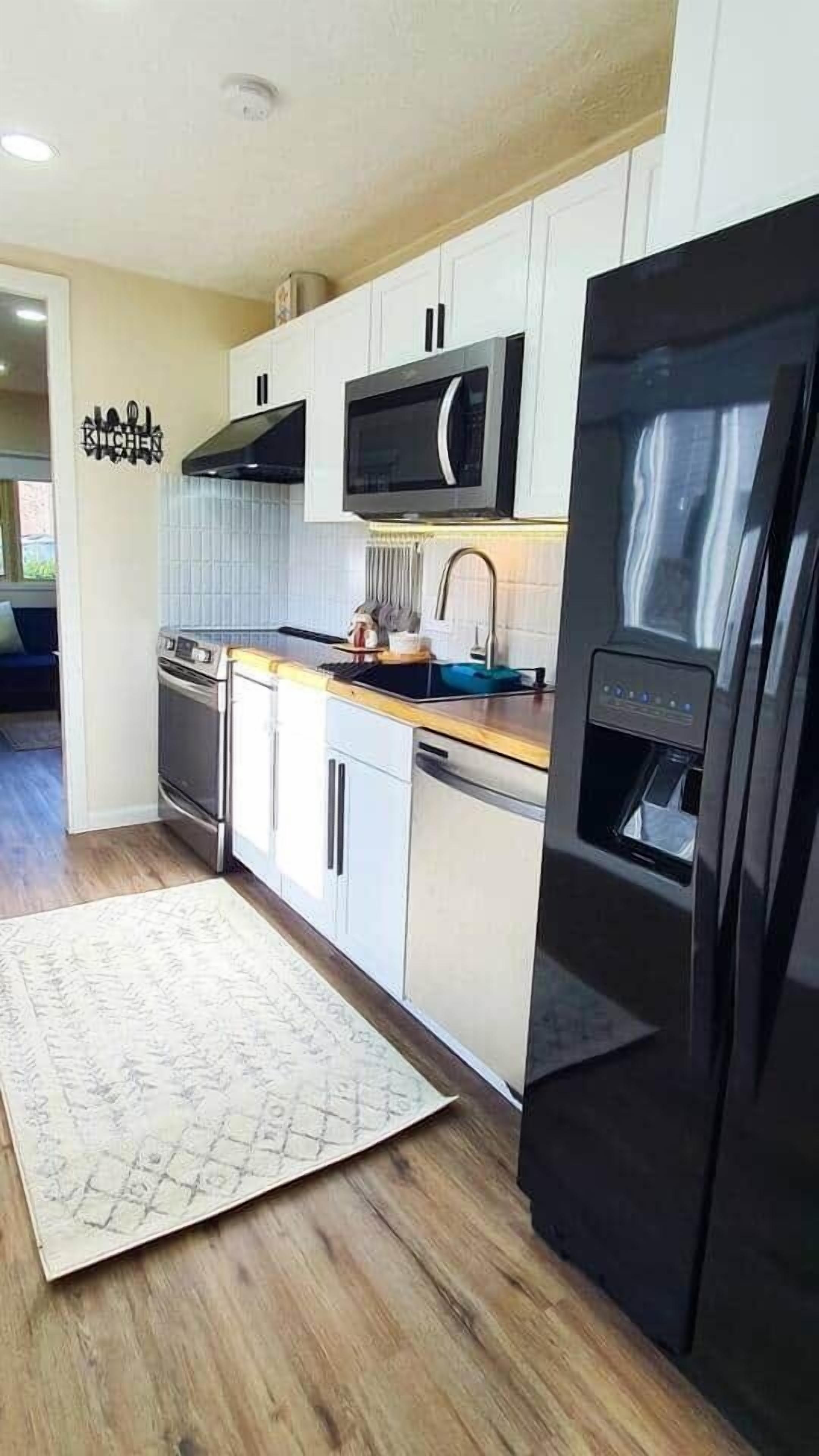 Refrigerador, microondas, parrilla de estufa y lavavajillas 