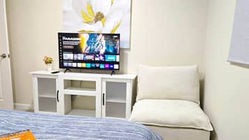 4 habitaciones, tabla de planchar con plancha, wifi y ropa de cama
