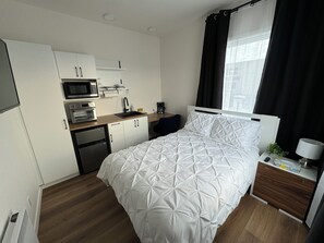 1 bedroom, desk, iron/ironing board, free WiFi - Charming loft in the heart of downtown (loft #3) (Amos)