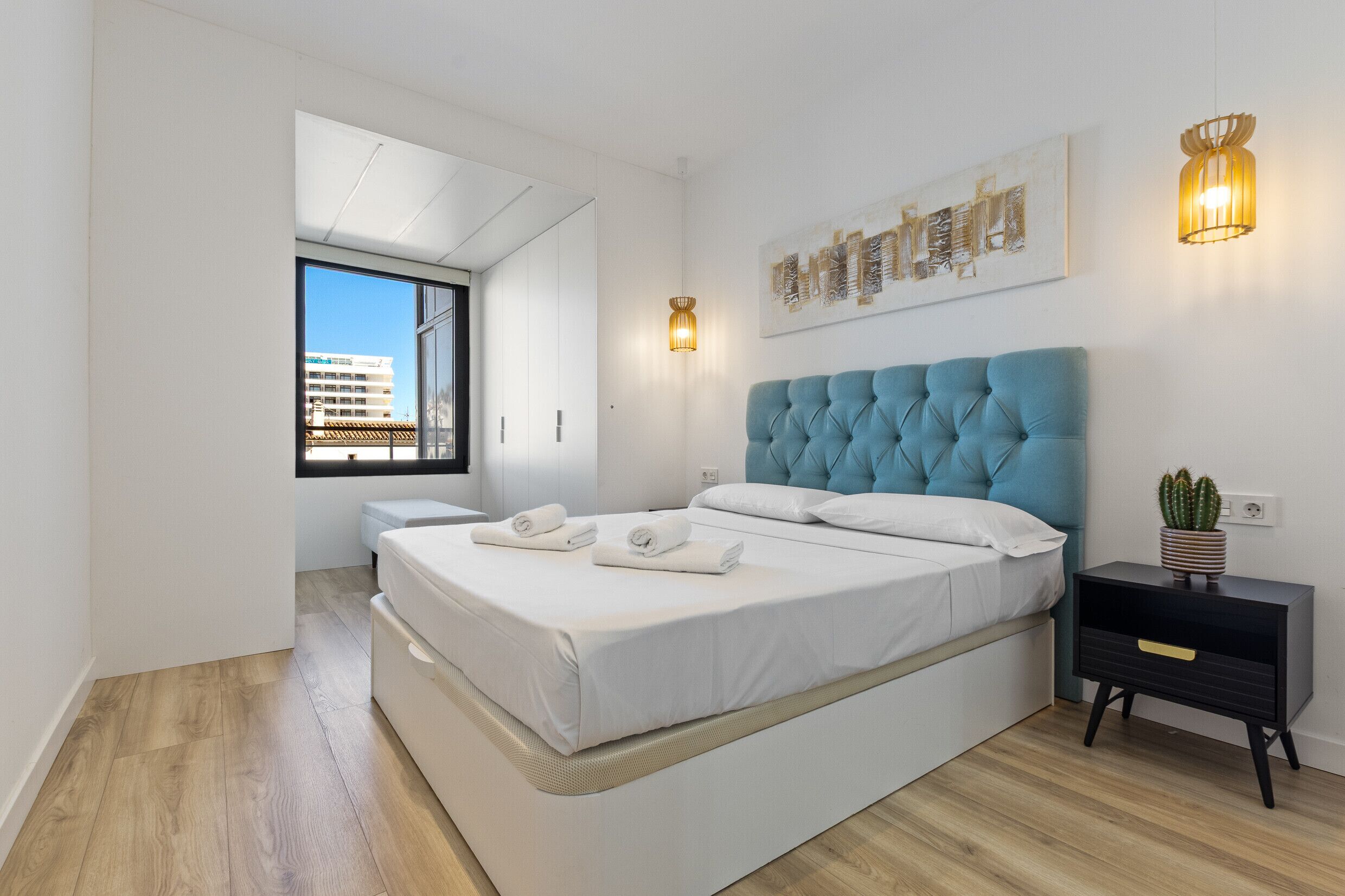 1 slaapkamer, een strijkplank/strijkijzer, reisbedje, gratis wifi