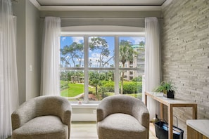 TV - 5103 Hampton Place ~ 1st Floor Villa | Steps to Beach! (Hilton Head Island)