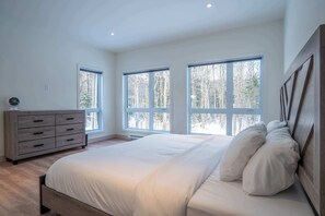 4 bedrooms, WiFi, bed sheets
