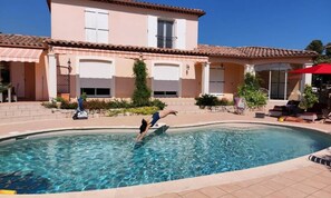 Indoor pool, outdoor pool - Villa in Saint-raphael With Private Pool (Saint-Raphael)