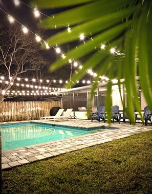 Pool - 1 Mile to Vanderbilt Beach-Updated Coastl 2+BR Home+Heated Private Pool+Fire Pit (Naples)