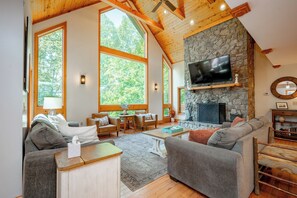 Smart TV, fireplace, books - Dog Friendly Lakefront Home w/ Pool & Hot Tub! (Swanton)