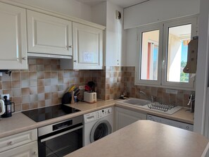 Private kitchen - Large F2 SAINT-RAPHAËL (Saint-Raphaël)