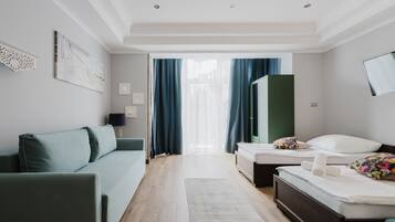 Classic Apartment, Non Smoking, Air conditioning | Iron/ironing board, free WiFi
