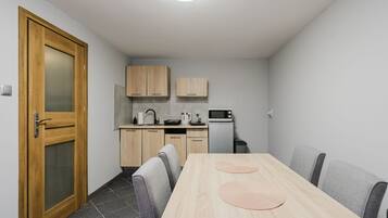 Classic Apartment, Non Smoking, Air conditioning | Private kitchen