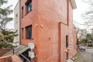 Exterior - Red House (Gdynia)