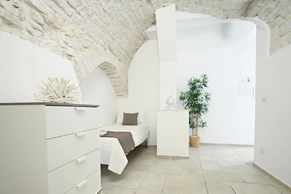 Paradise Rooms
