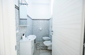 Bathroom | Bidet - Paradise Rooms (Bitritto)