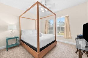 5 bedrooms, iron/ironing board, travel cot, free WiFi - Grand Tropical Escape! Pool, Spa, & Tiki Lounge (St. Augustine)
