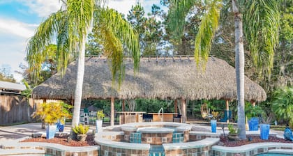 Grand Tropical Escape! Pool, Spa, & Tiki Lounge