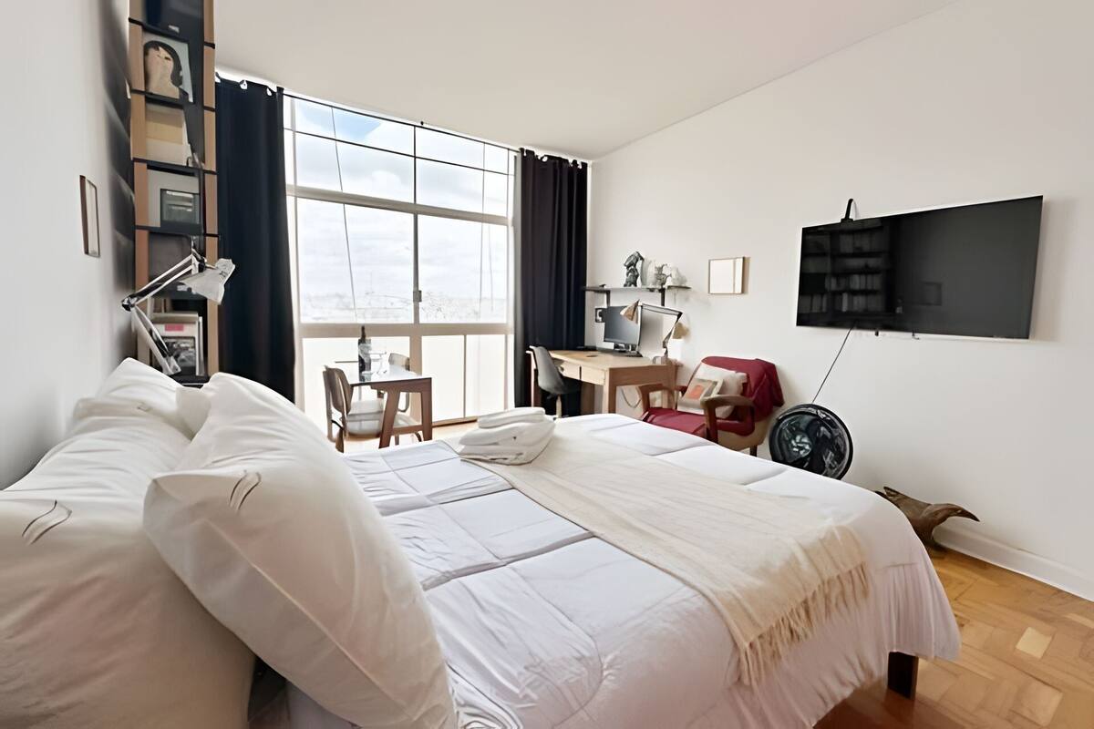 Eenvoudig appartement | Verduisterende gordijnen, een strijkplank/strijkijzer, gratis wifi