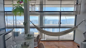 Basic Apartment | Dining