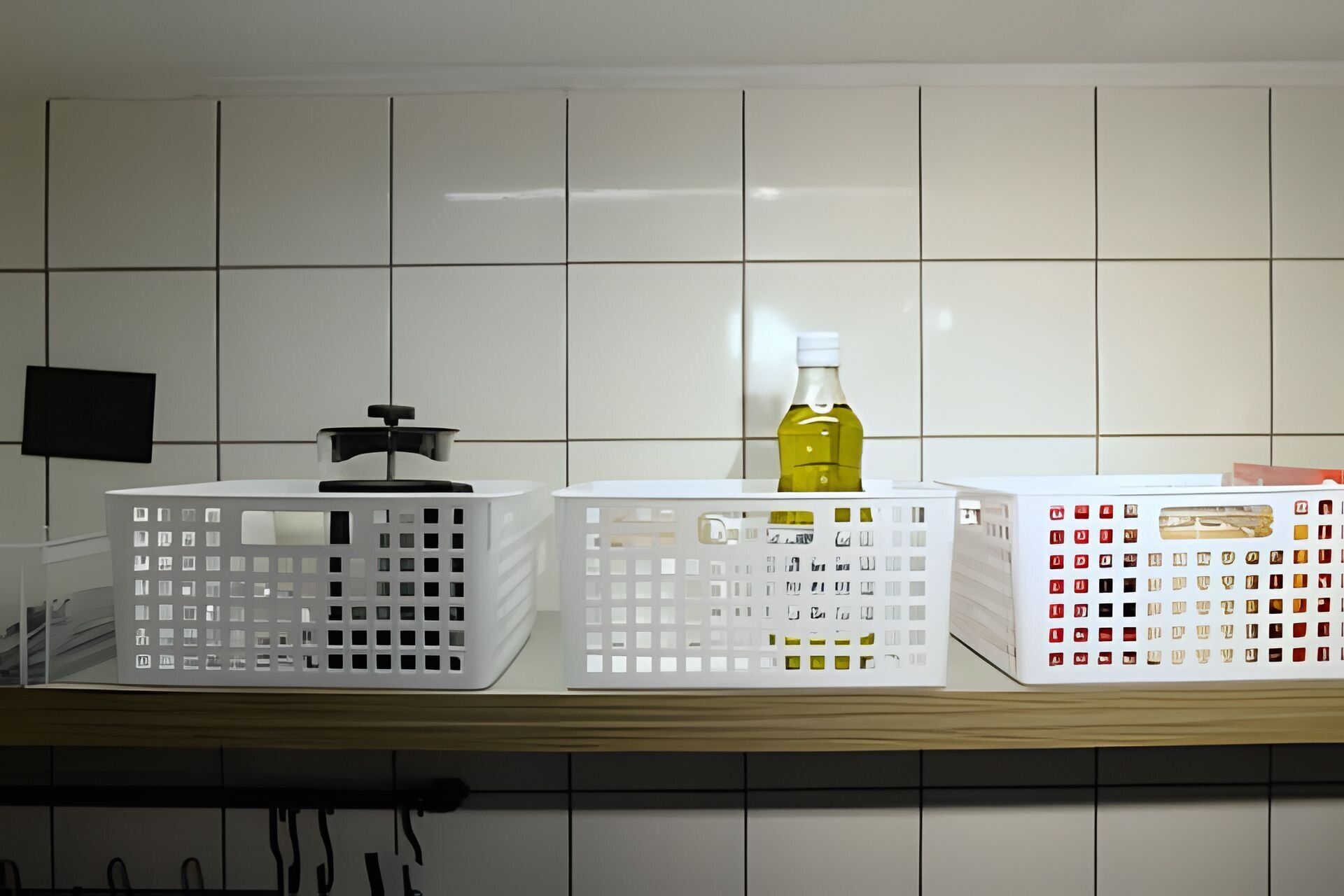 Basic Apartment | Dining