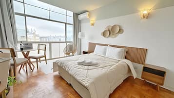 Rideaux occultants, fer et planche à repasser, Wi-Fi gratuit