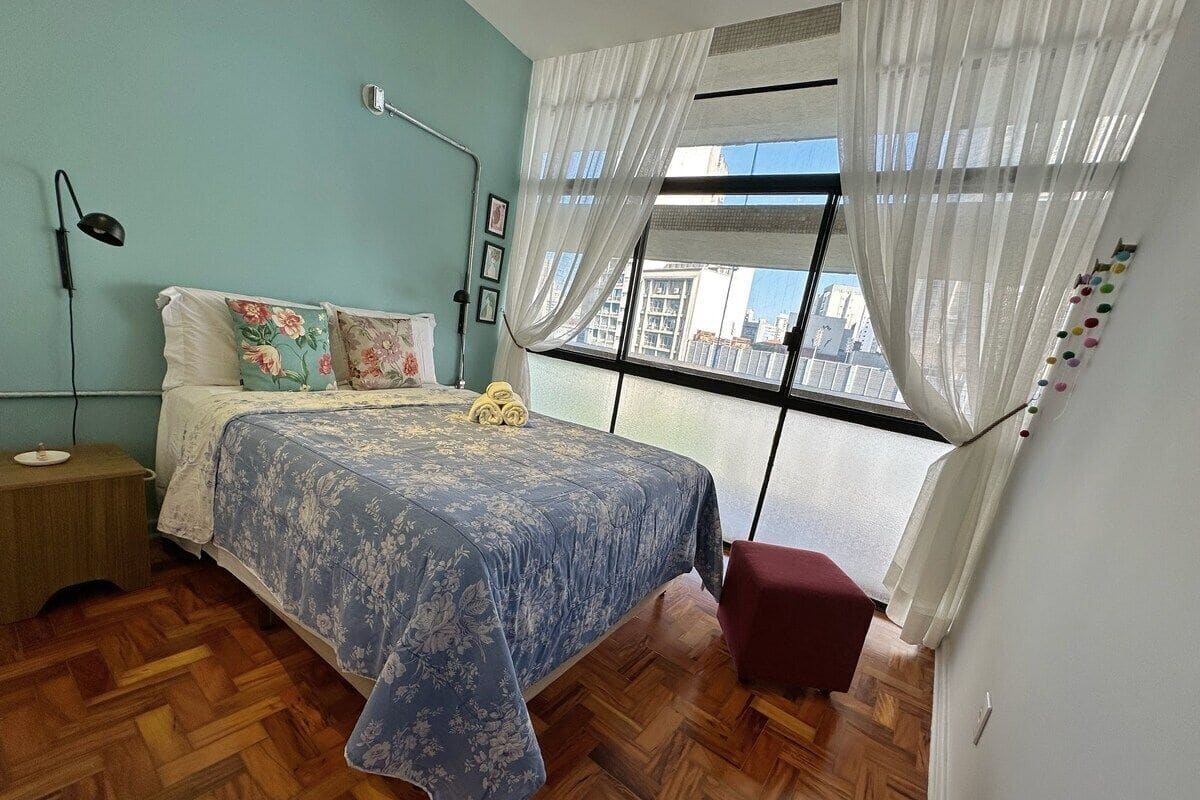 Basic-Apartment | Verdunkelungsvorhänge, Bügeleisen/Bügelbrett, kostenloses WLAN