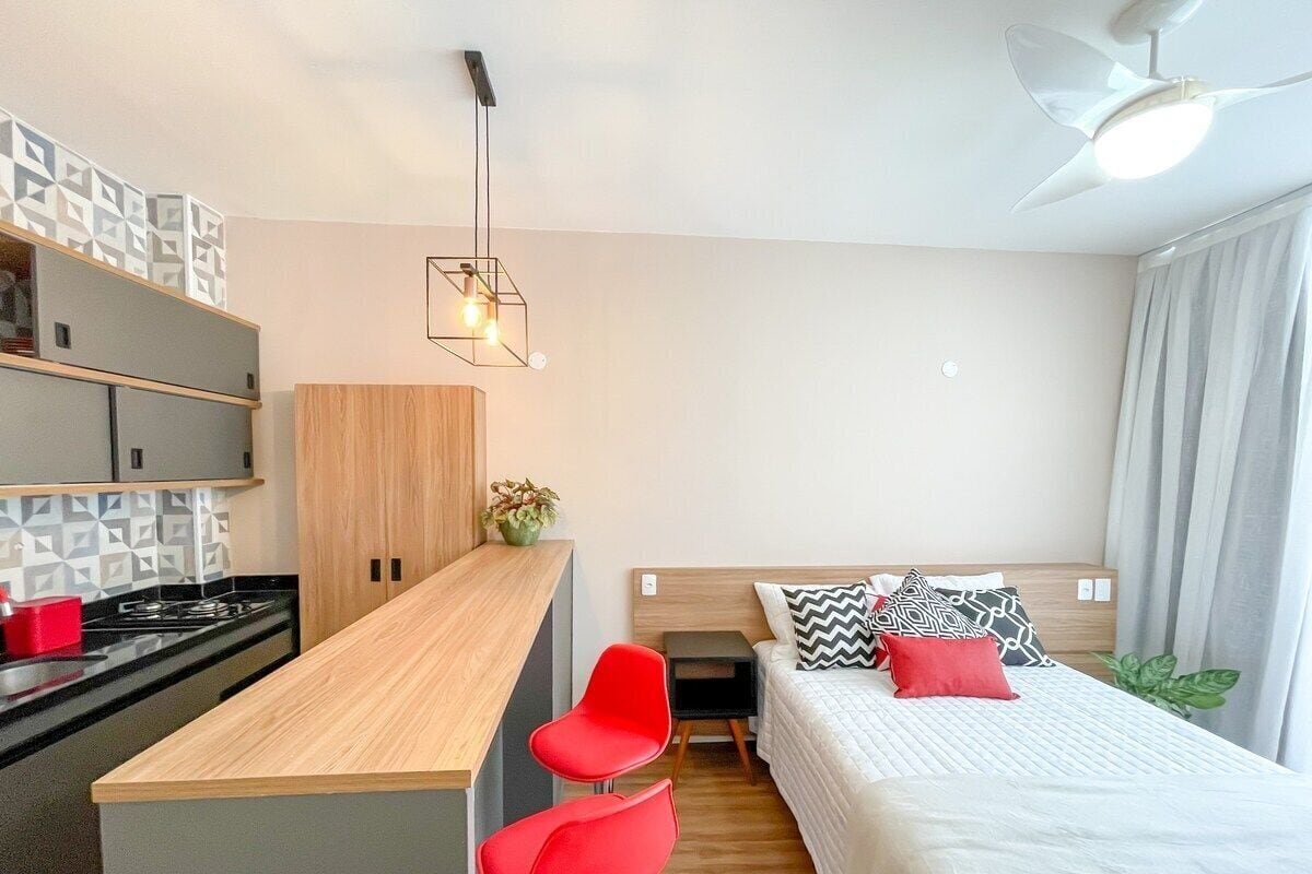 Verdunkelungsvorhänge, Bügeleisen/Bügelbrett, kostenloses WLAN