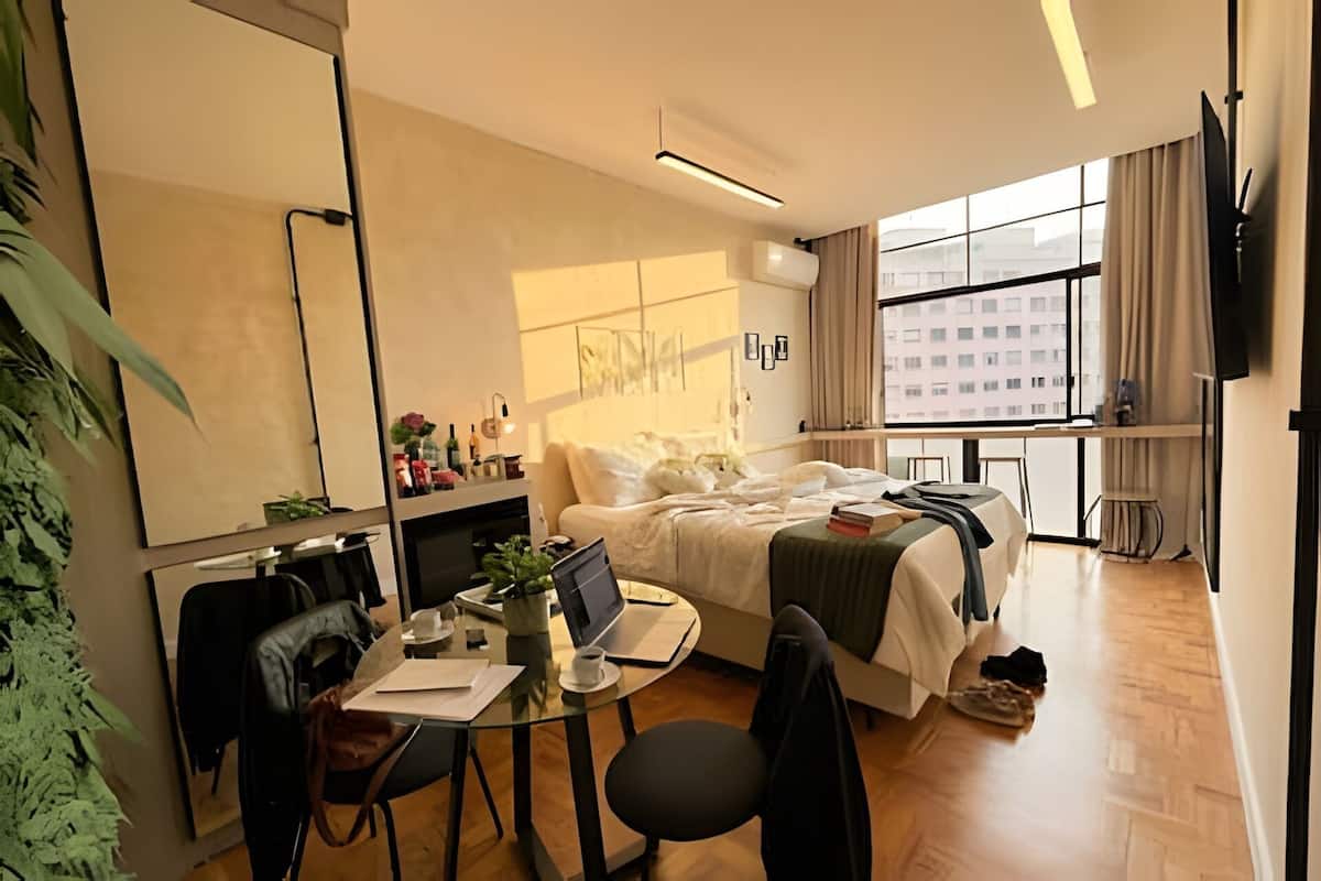 Business-Apartment | Verdunkelungsvorhänge, Bügeleisen/Bügelbrett, kostenloses WLAN