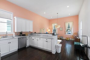 Fridge, microwave, oven, stovetop - Cute and Cozy 2BR/2BA w/Parking, Yard, King Suite & Blocks to Local Favorites (New Orleans)