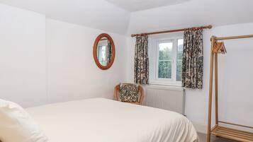 2 bedrooms, individually decorated, individually furnished, free WiFi