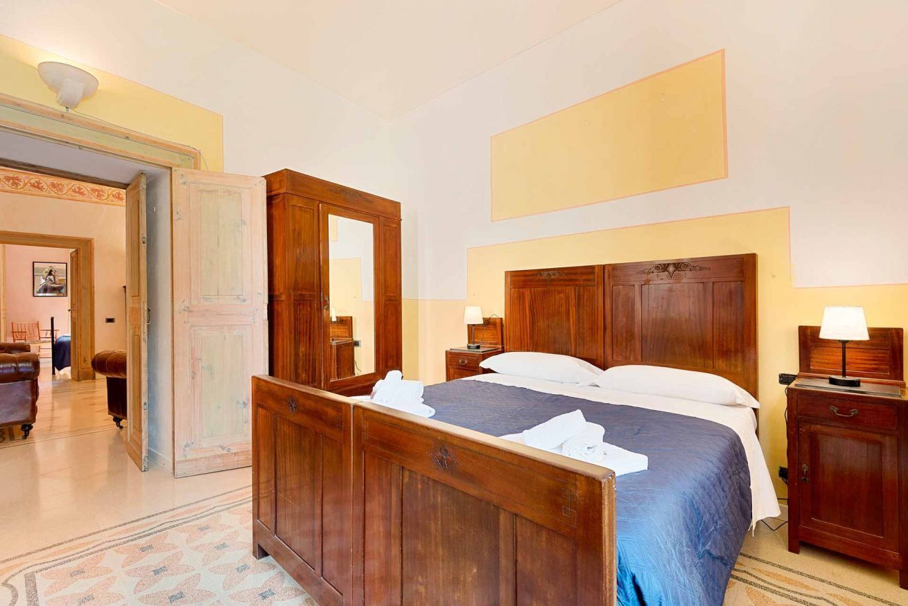 3 Schlafzimmer, Bügeleisen/Bügelbrett