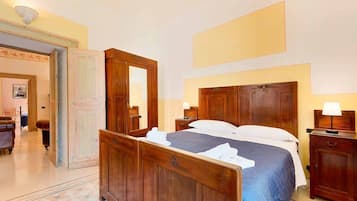 3 Schlafzimmer, Bügeleisen/Bügelbrett