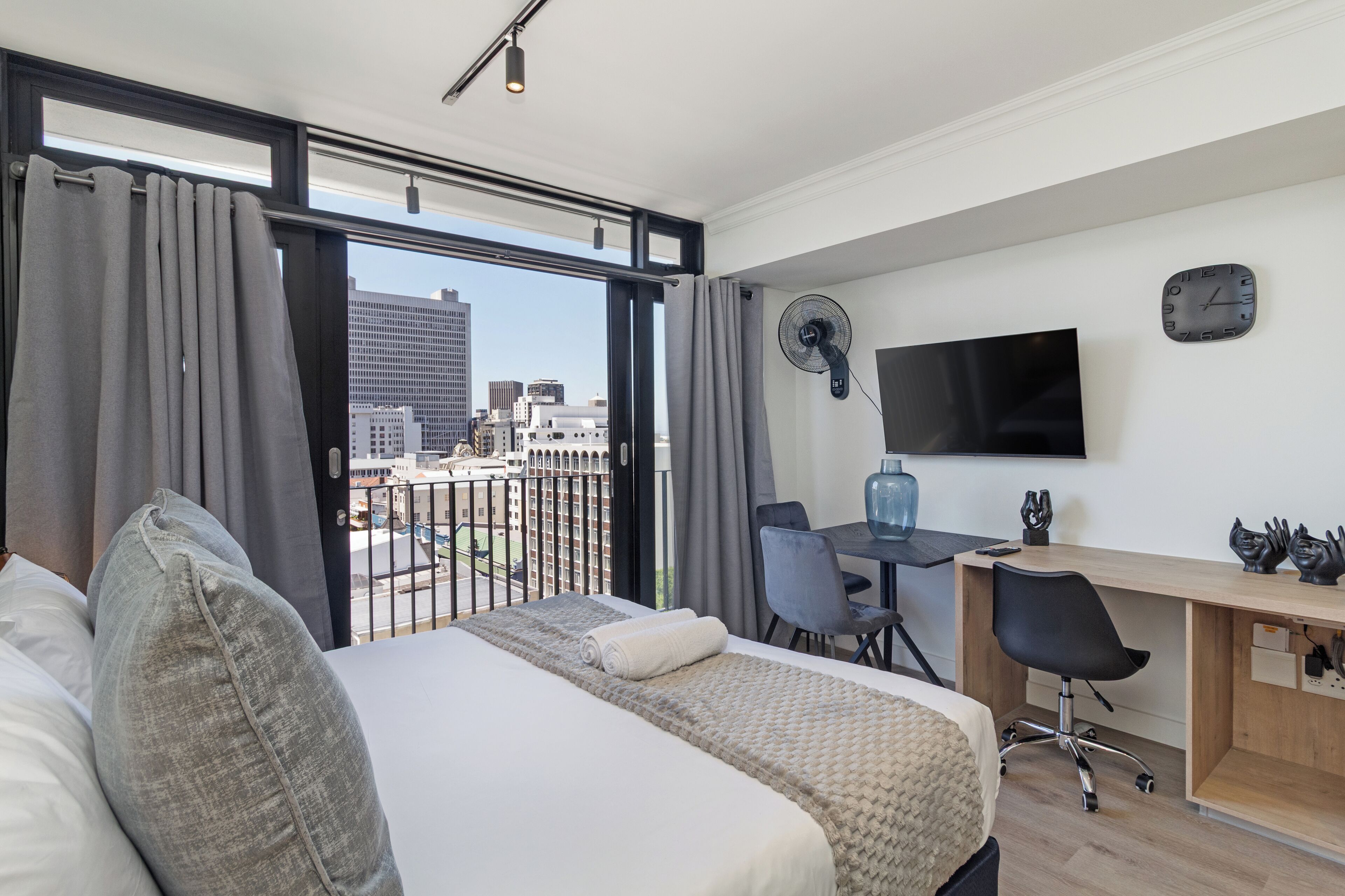 熨斗/熨衫板、上網、床單