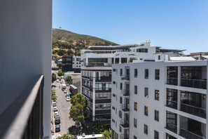 Property grounds - The York | Designer Apartment | Gym and Wi-fi (Cape Town)