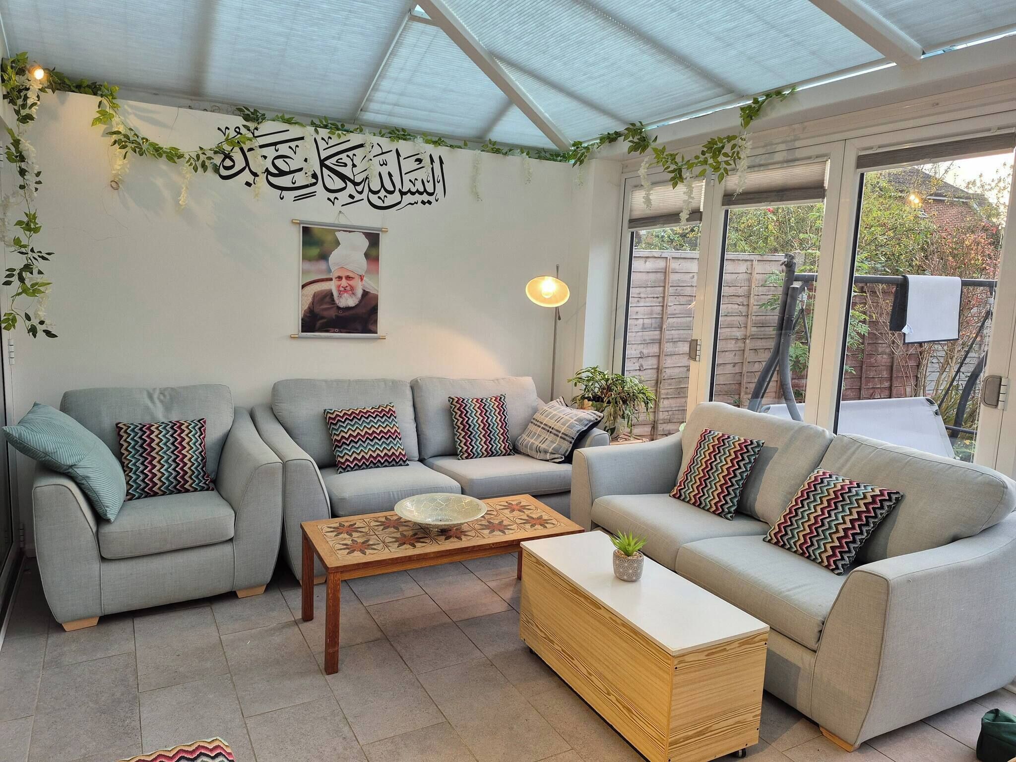 Room, 1 Bedroom | Living room