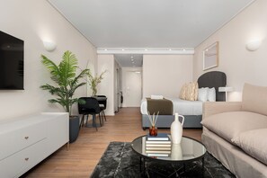 Coffres-forts dans les chambres, fer et planche à repasser, Wi-Fi