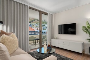 TV - Dolce Vita | Lion’s Head View and Balcony (Cape Town)