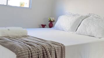 2 quartos, ferros/tábuas de passar roupa, Wi-Fi, roupa de cama
