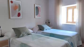 4 chambres, fer et planche à repasser, Wi-Fi, literie fournie