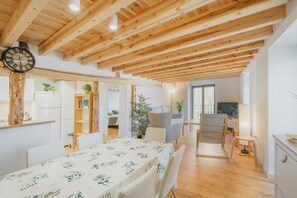 Dining - Rural House 'El Portal De Castroserna' with Mountain Views, Private Terrace & Wi-Fi (Castroserna de Arriba)