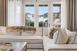TV, fireplace - Solaris 5FE - 4 Bedroom + Den (Vail)